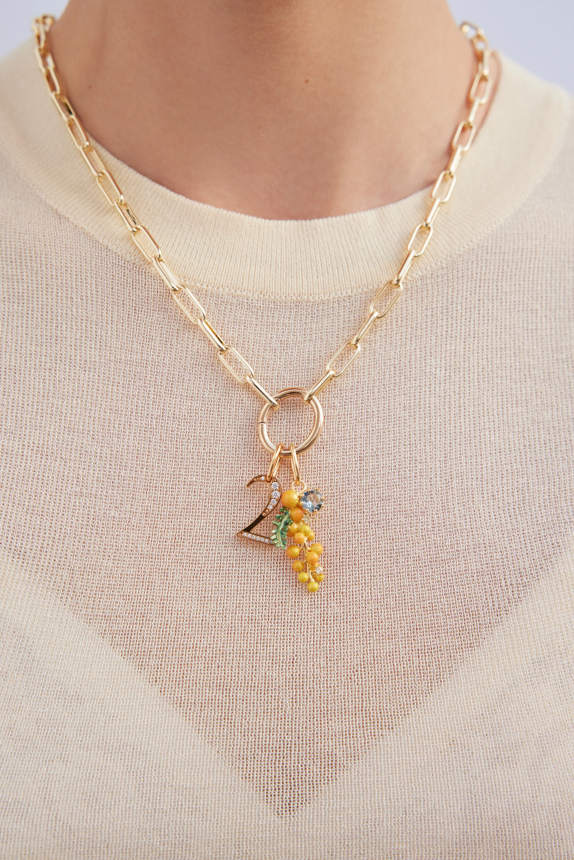 Pendentif Mimosa, Délicatesse et Renouveau - Image 3