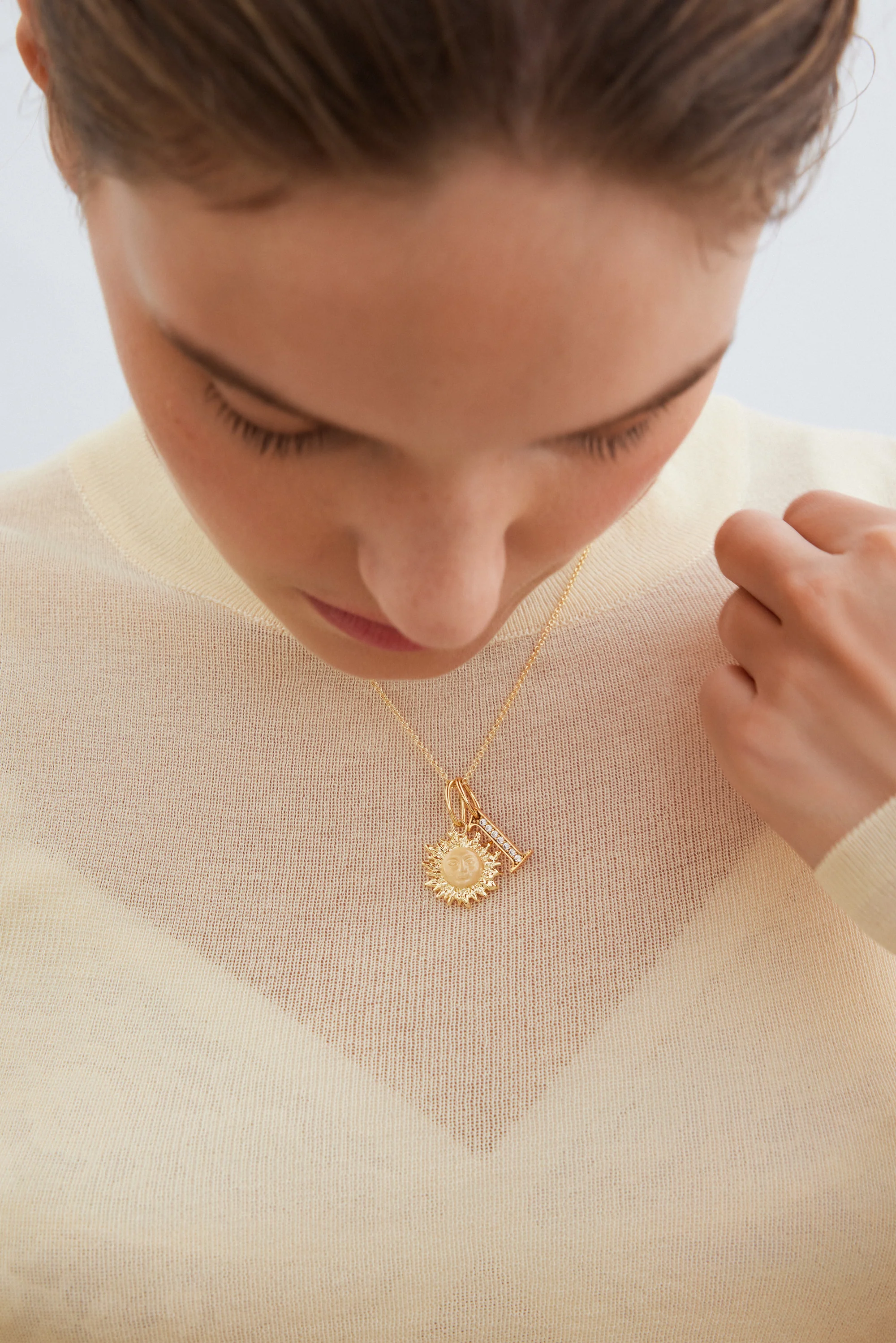 Pendentif Soleil dorée, Vitalité et Bonheur - Image 3